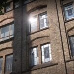 schaduw toren bijna 10 uur